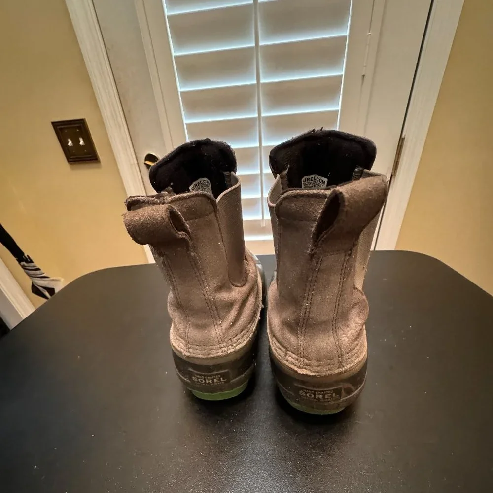 Sorel size 2 waterproof ankle boot NY2674-053